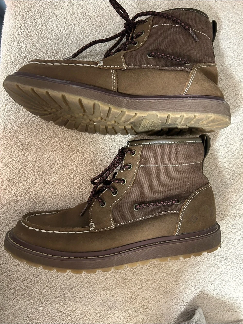 SPERRY Boys AO TWISTED LUG BOOTS. Boys size 4M. Like new
